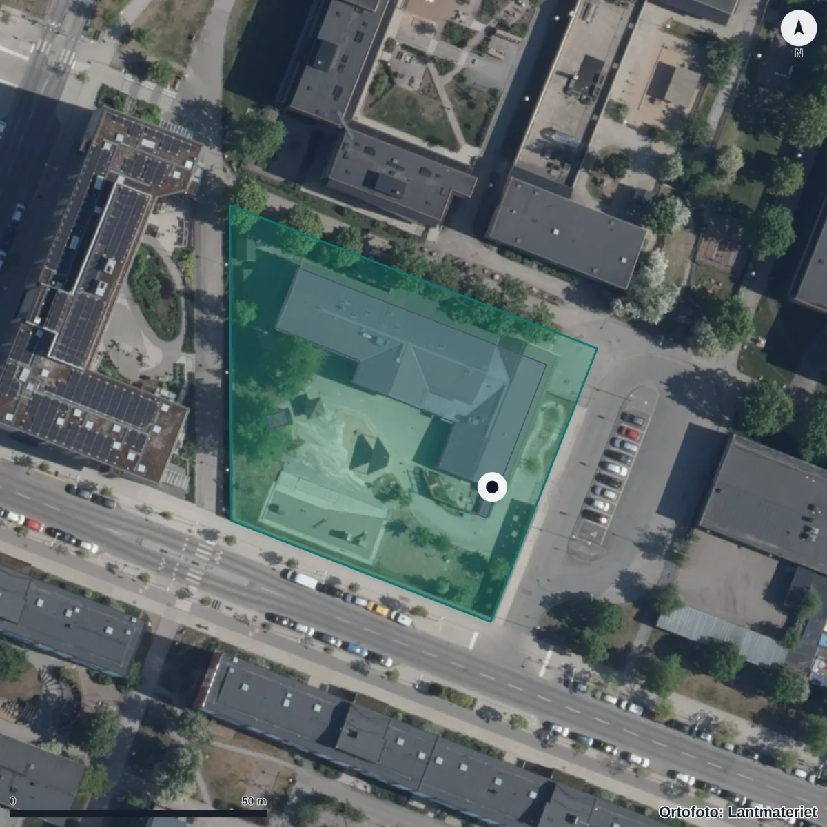 Flygbild över Förskolan Gamlebyplan 3, ortofoto från Lantmäteriet
