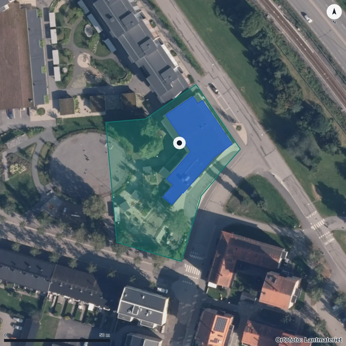 Flygbild över Förskolan Rosendal, ortofoto från Lantmäteriet