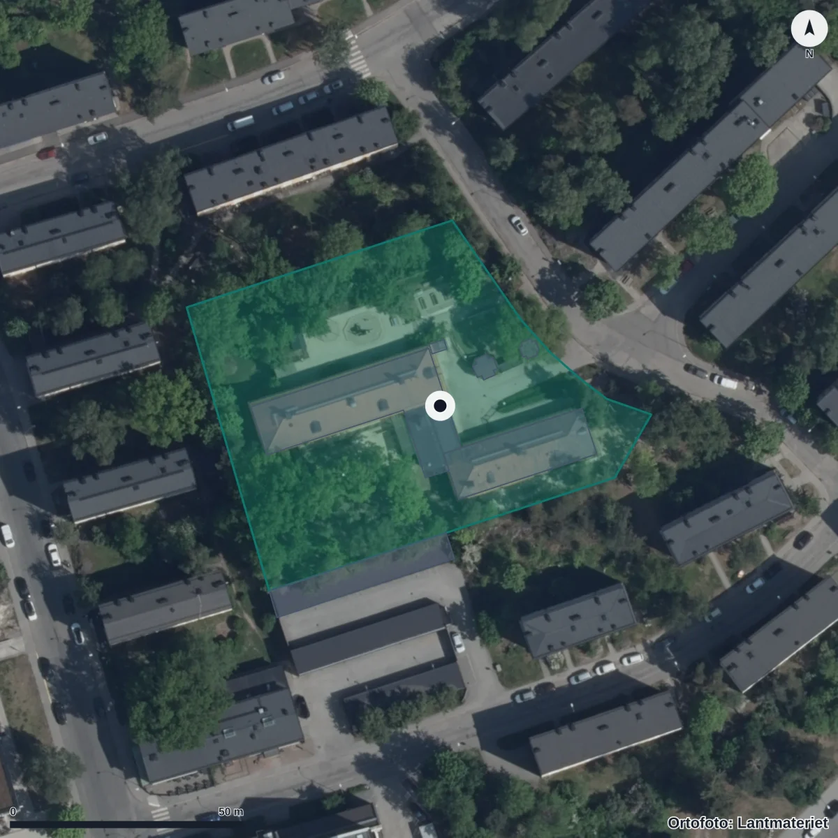 Flygbild över Förskolan Lm-gården, ortofoto från Lantmäteriet
