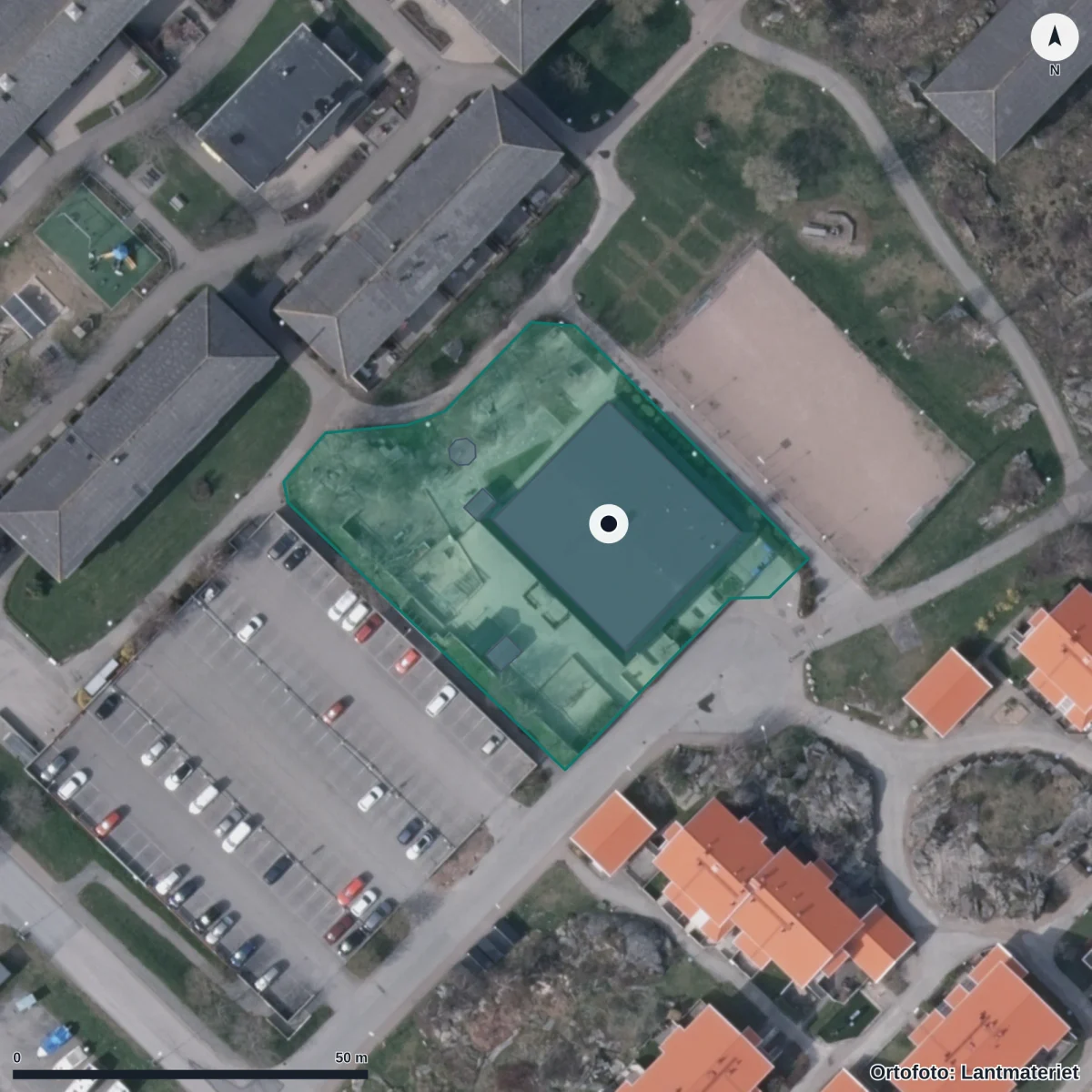 Flygbild över Almens Förskola, ortofoto från Lantmäteriet
