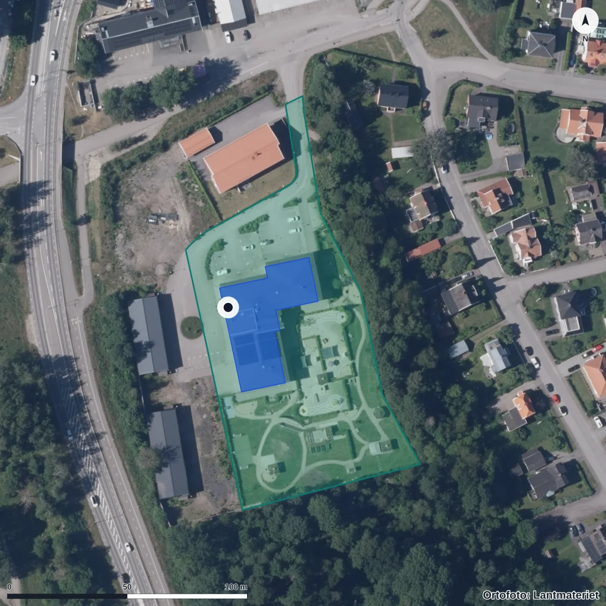 Flygbild över Förskolan Saga, ortofoto från Lantmäteriet