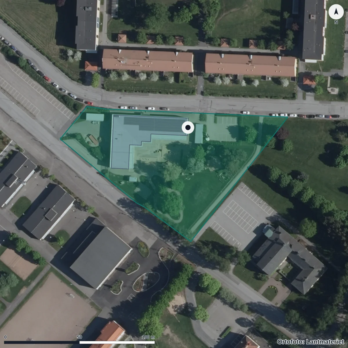 Flygbild över Lundsbrunns Förskola, ortofoto från Lantmäteriet
