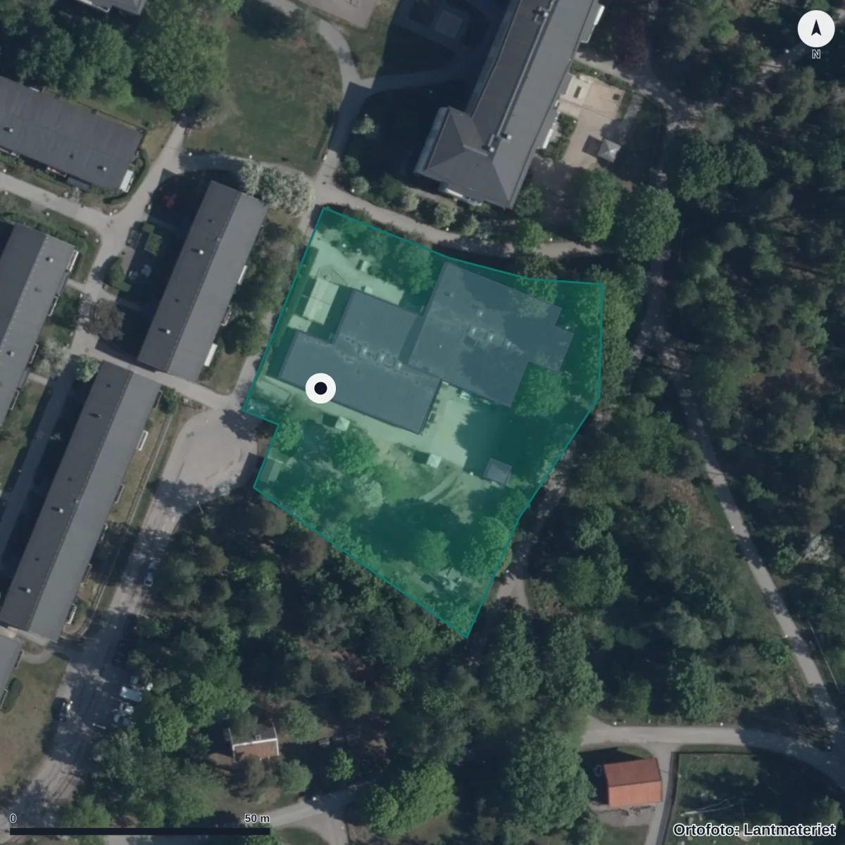 Flygbild över Förskolan Akalla Hill, ortofoto från Lantmäteriet