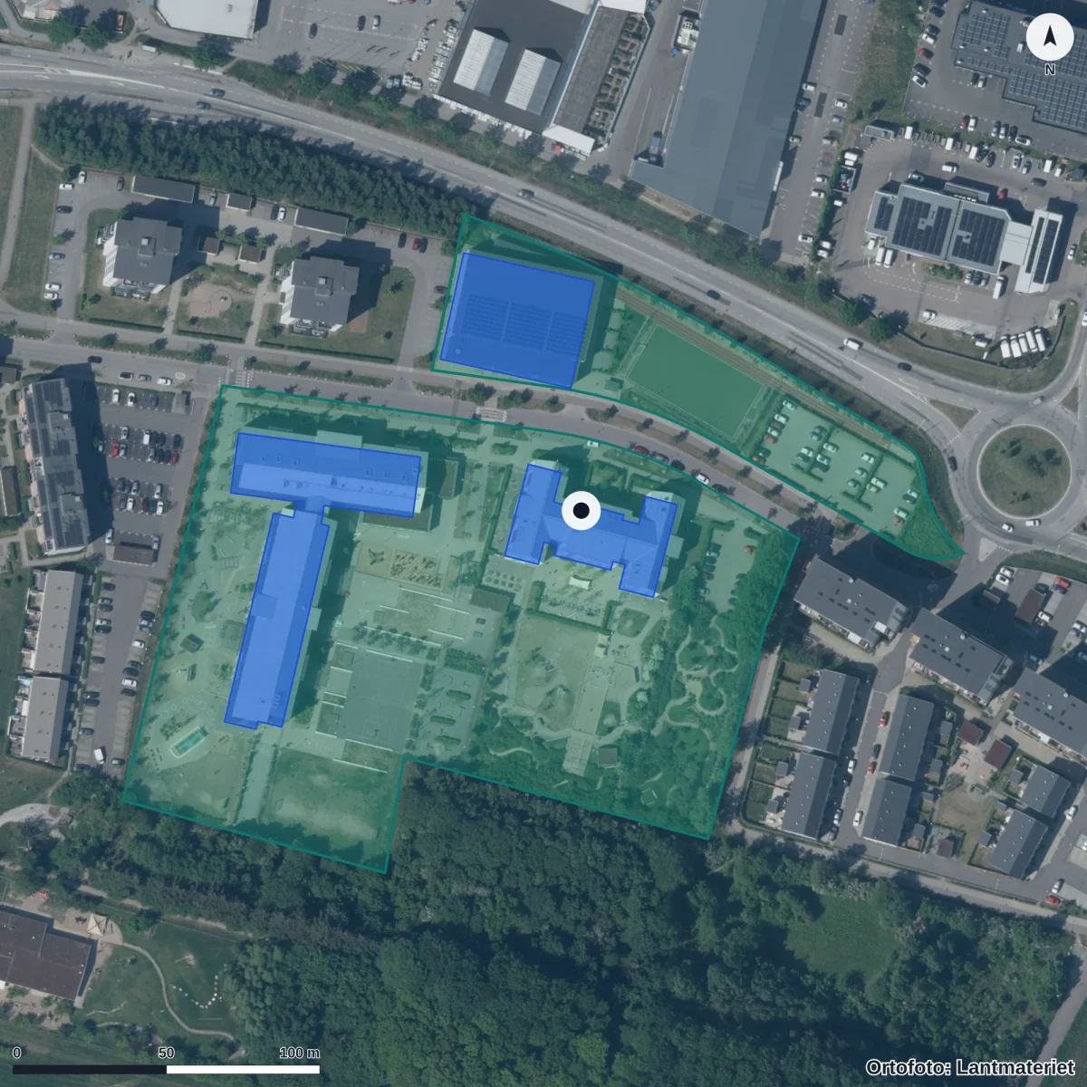 Flygbild över Trädgårdens Förskola, ortofoto från Lantmäteriet