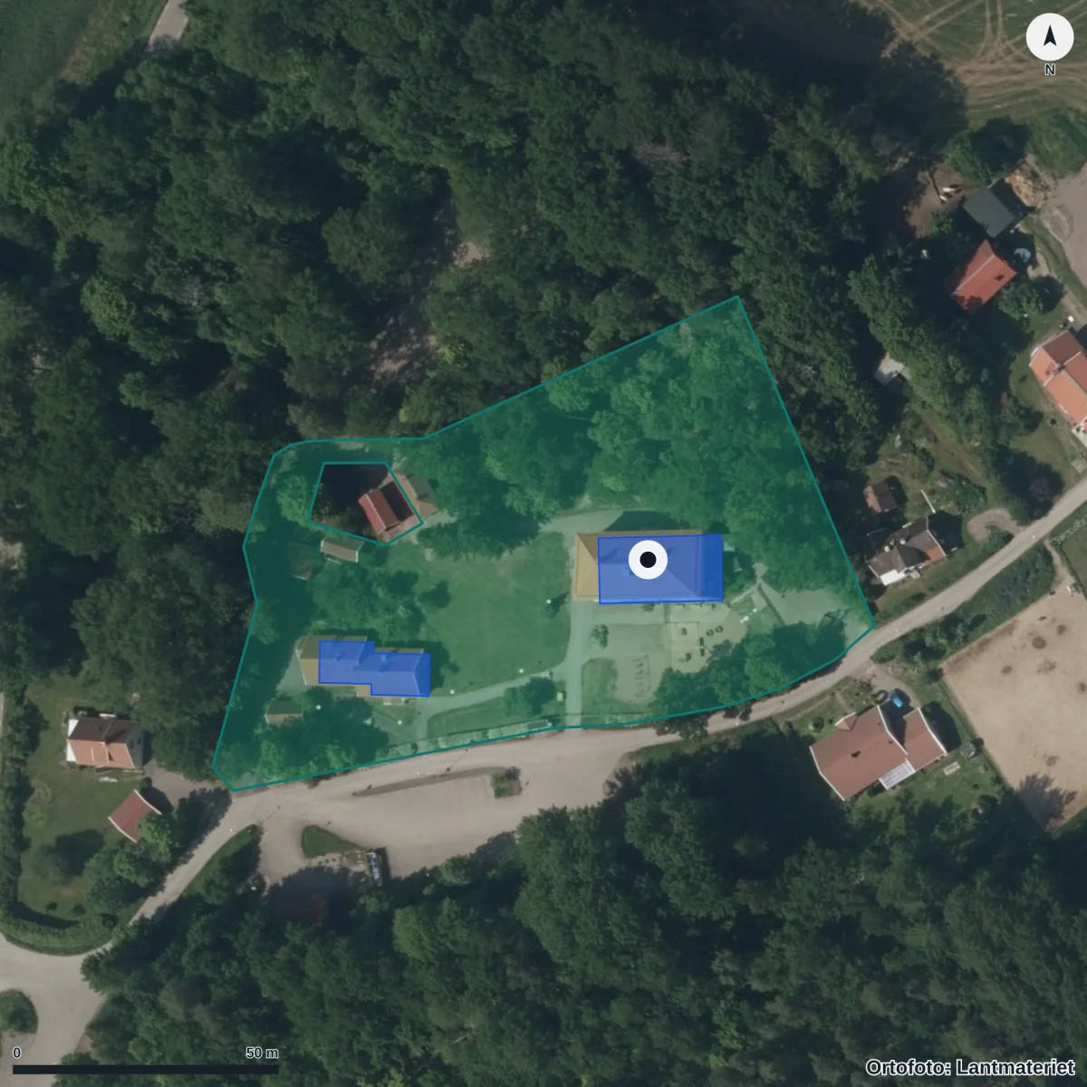 Flygbild över Västra Harg Förskola, ortofoto från Lantmäteriet