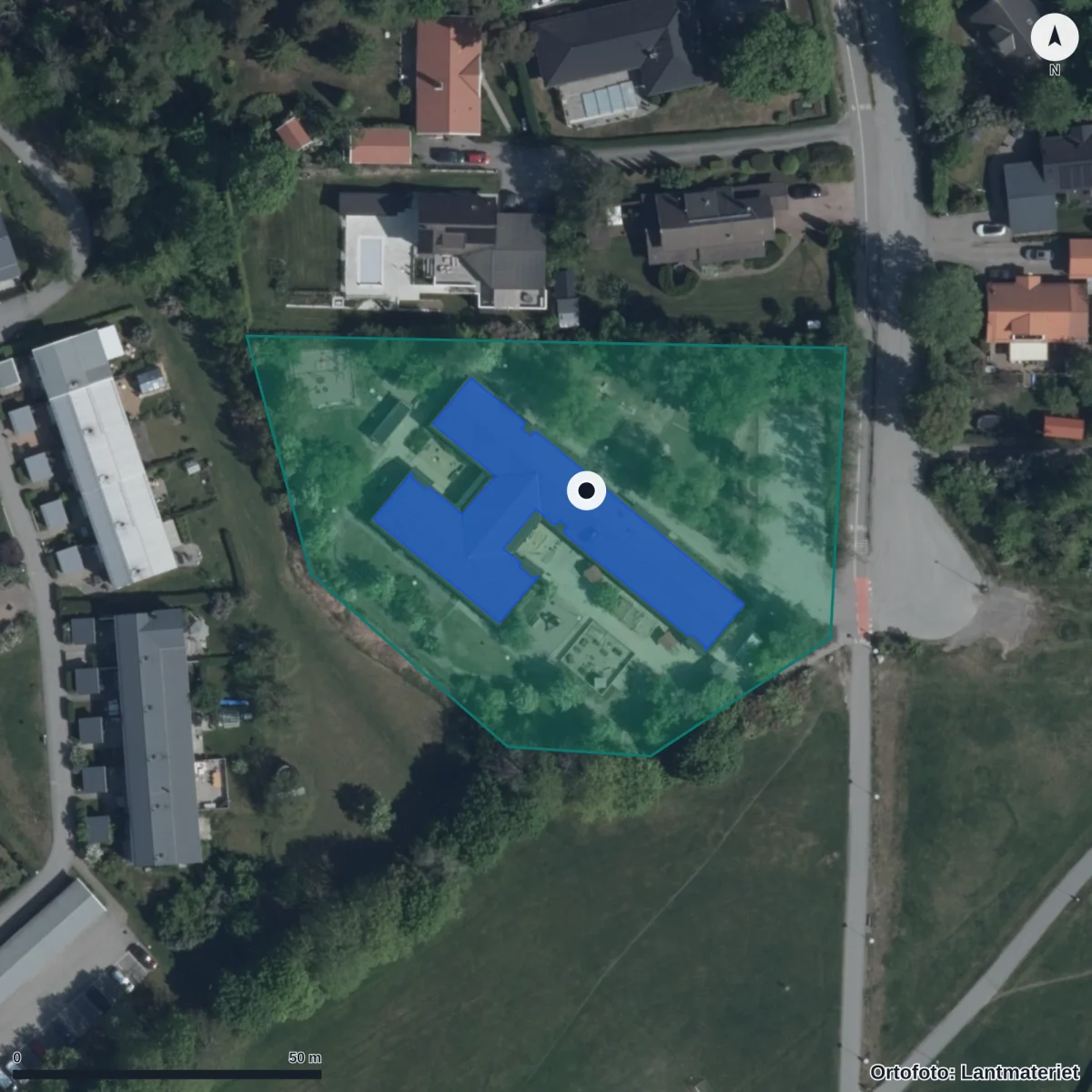 Flygbild över Gribby Förskola, ortofoto från Lantmäteriet
