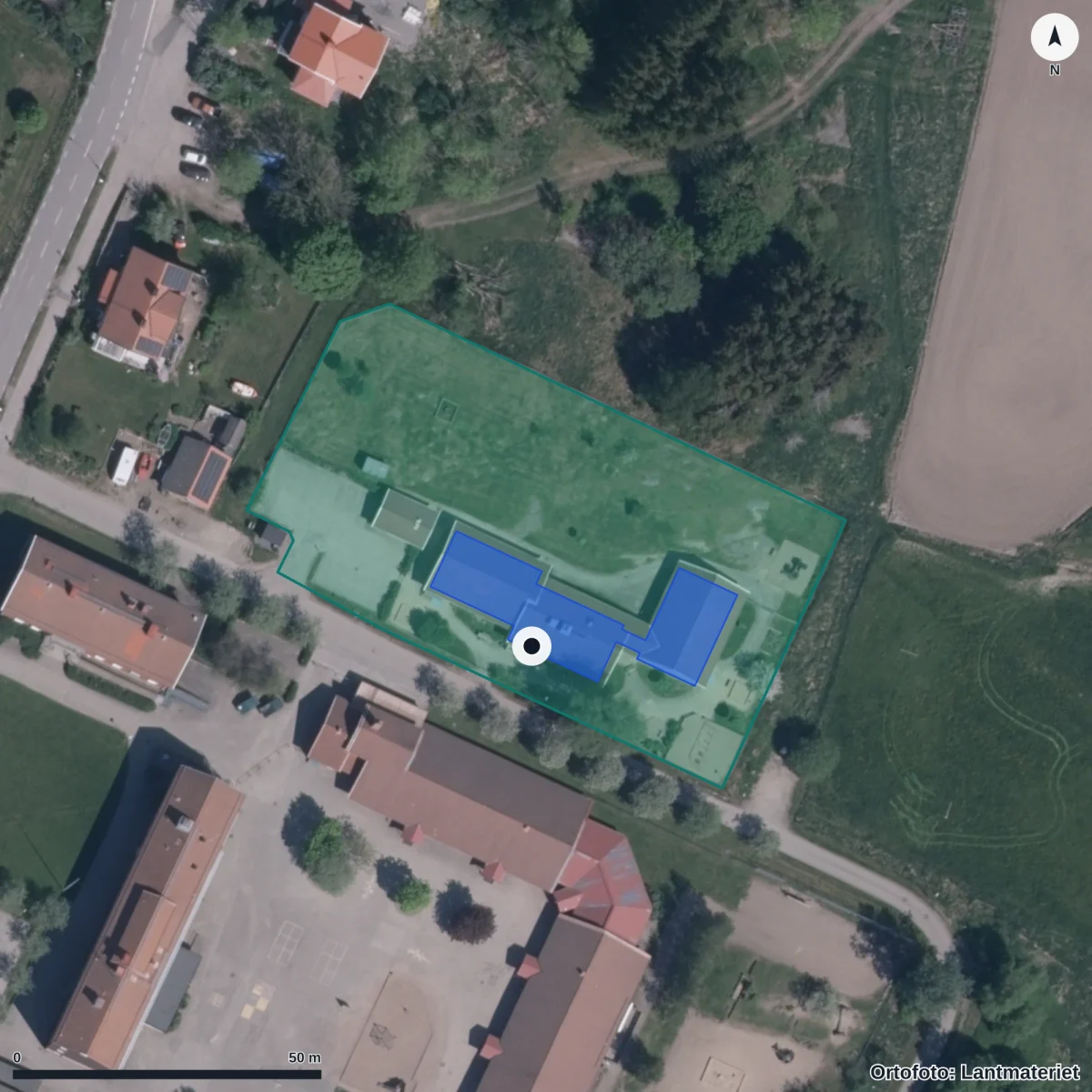 Flygbild över Forsens Förskola, ortofoto från Lantmäteriet