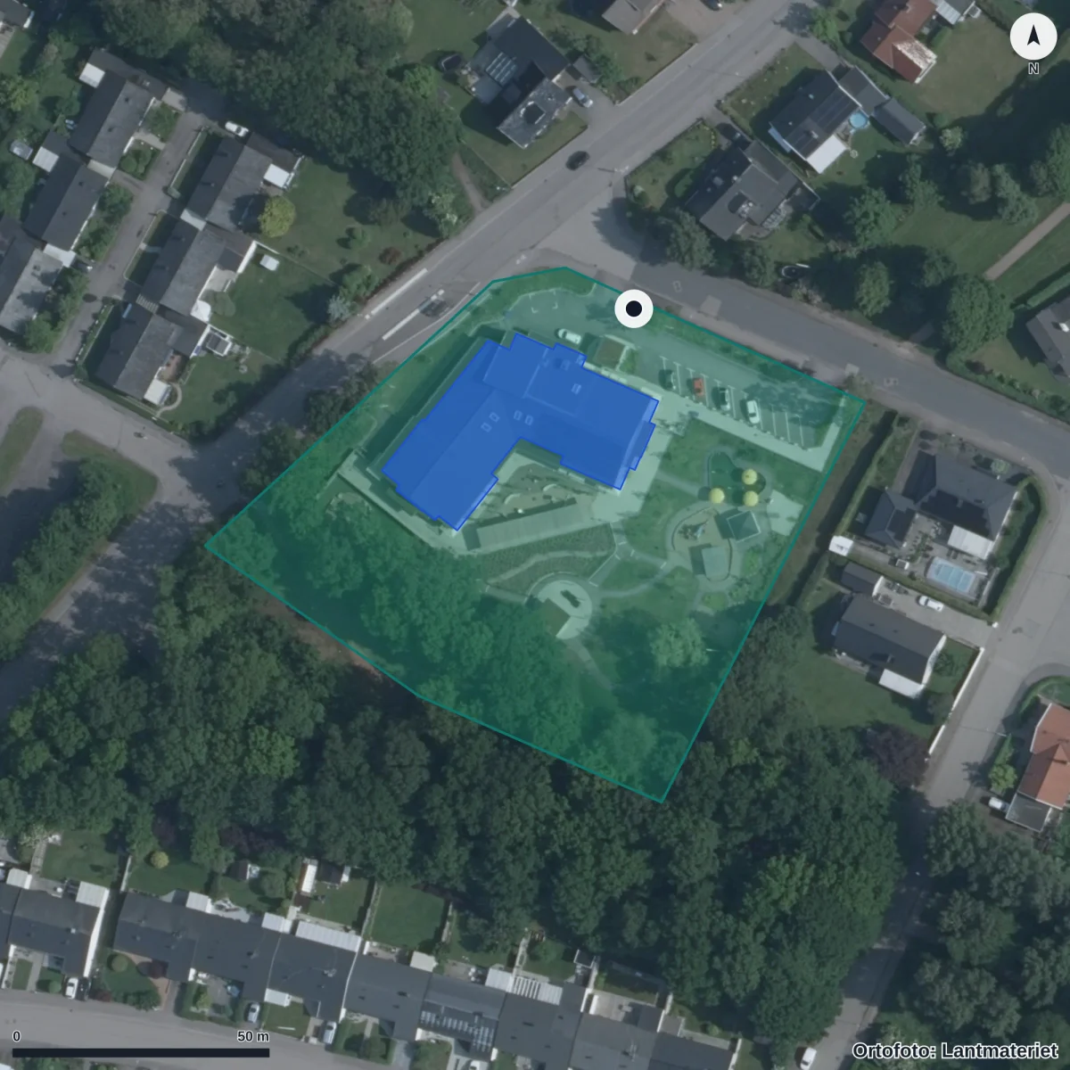 Flygbild över Hallägra Förskola, ortofoto från Lantmäteriet