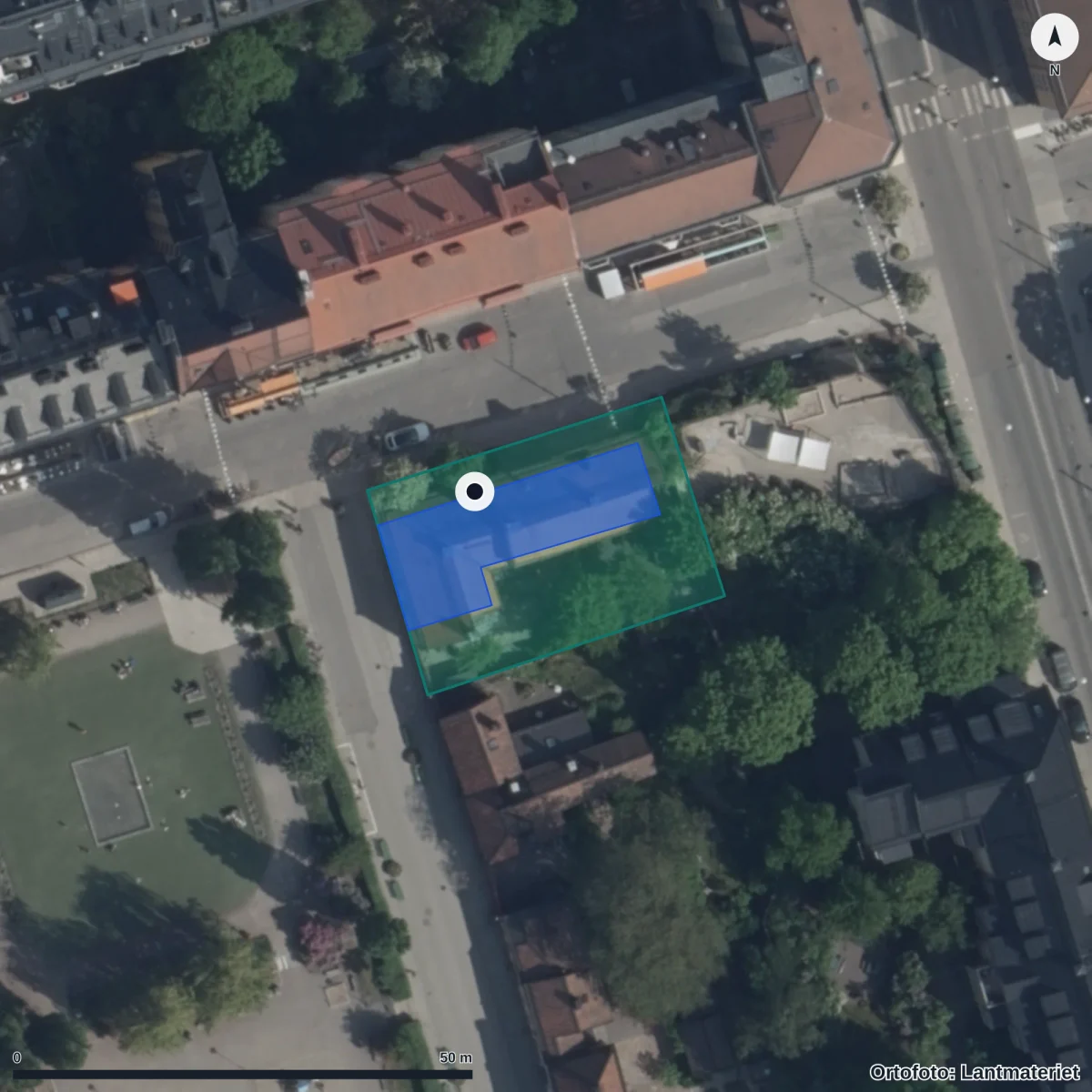 Flygbild över Förskolan Nytorget, Pysslingen, ortofoto från Lantmäteriet