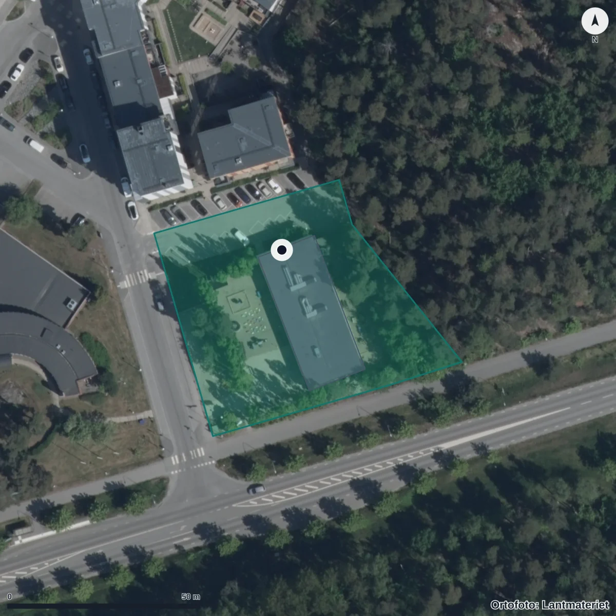 Flygbild över Futuraskolan International Preschool Näsby Park, ortofoto från Lantmäteriet