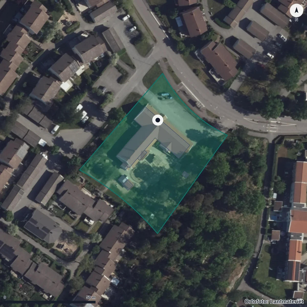 Flygbild över Basunens Förskola, ortofoto från Lantmäteriet