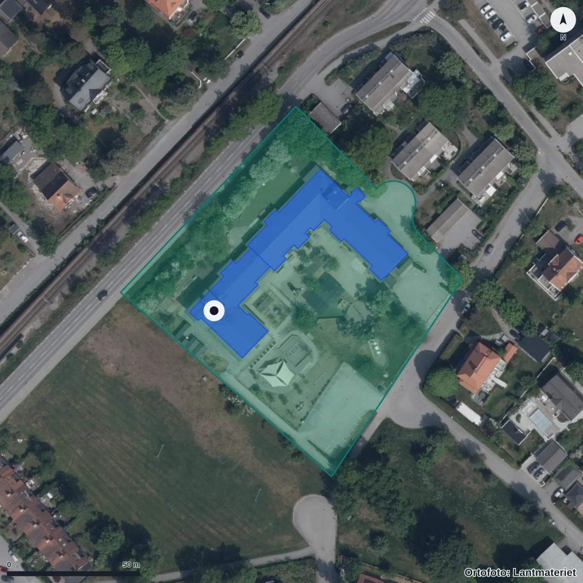 Flygbild över Breviks Förskola, ortofoto från Lantmäteriet