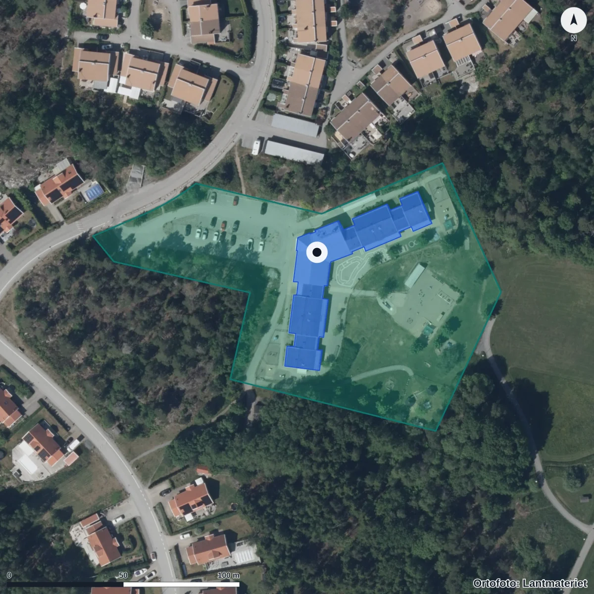 Flygbild över Torshälls Fsk, ortofoto från Lantmäteriet