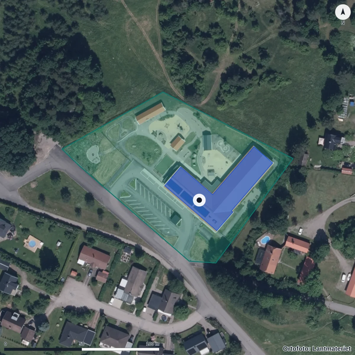 Flygbild över Förskolan Vallskoga, ortofoto från Lantmäteriet