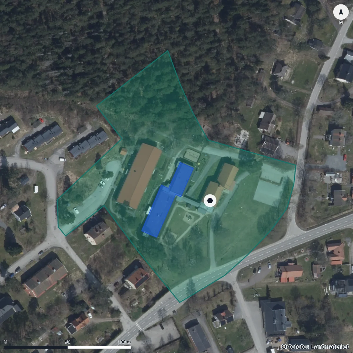 Flygbild över Förskolan Mullhyttan, ortofoto från Lantmäteriet