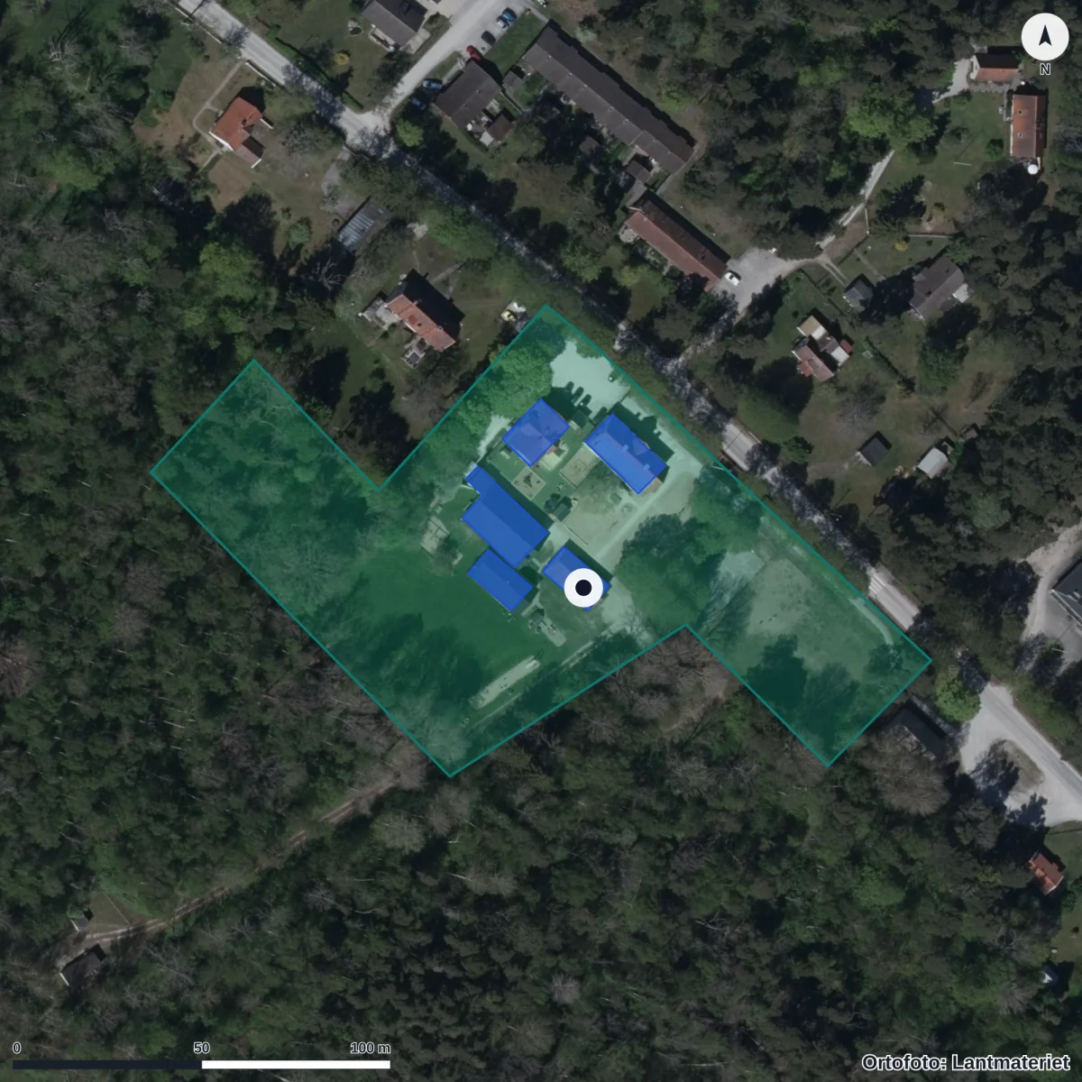 Flygbild över Eskelhem Förskola, ortofoto från Lantmäteriet