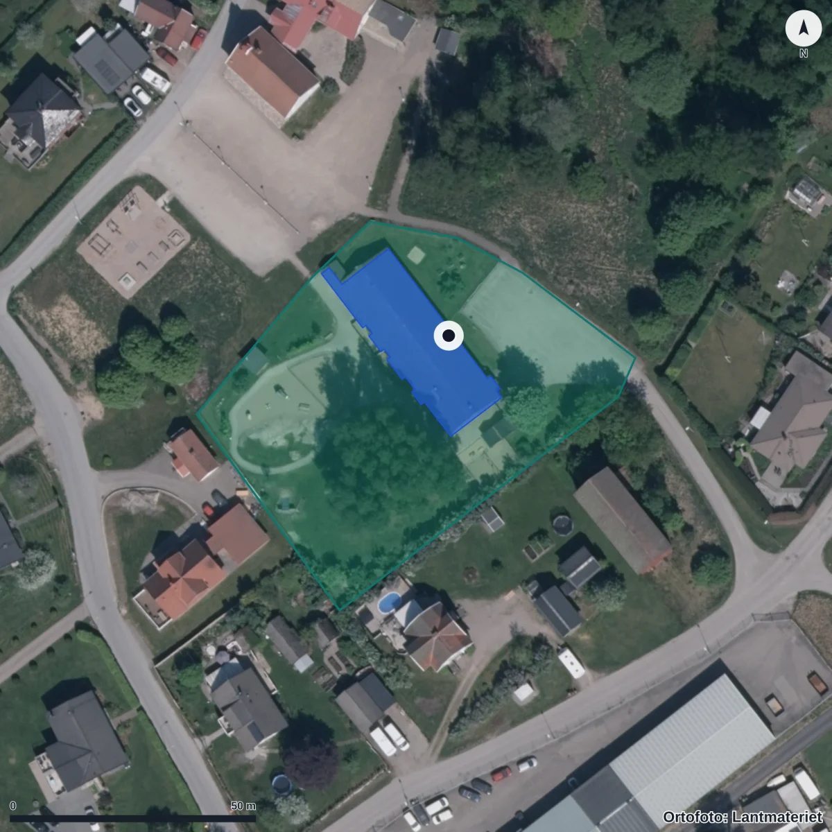 Flygbild över Skinnemo Förskola, ortofoto från Lantmäteriet