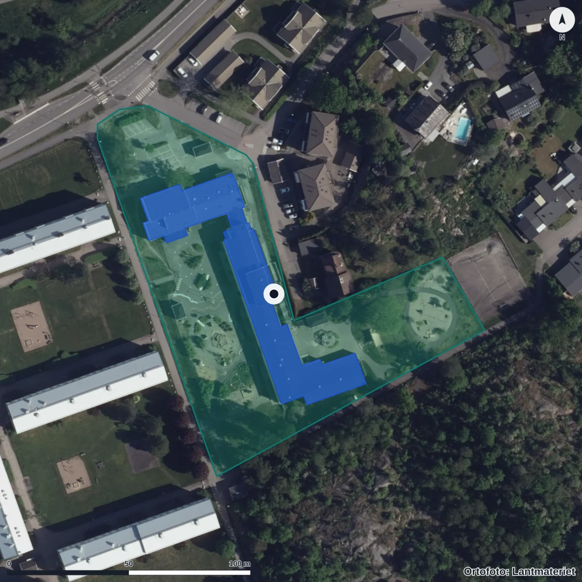 Flygbild över Villa Emilia Förskola, ortofoto från Lantmäteriet