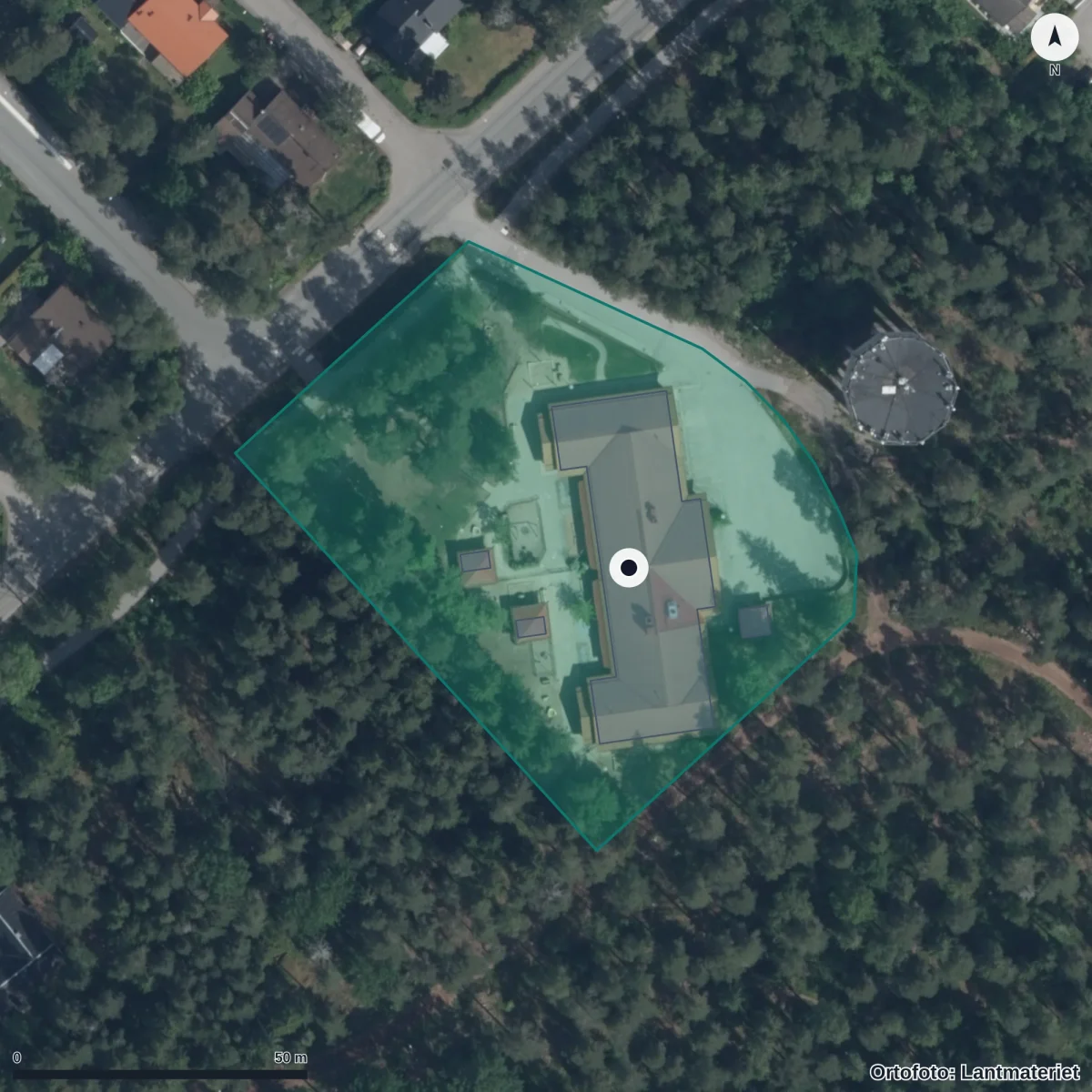 Flygbild över Skogsbackens Förskola, ortofoto från Lantmäteriet