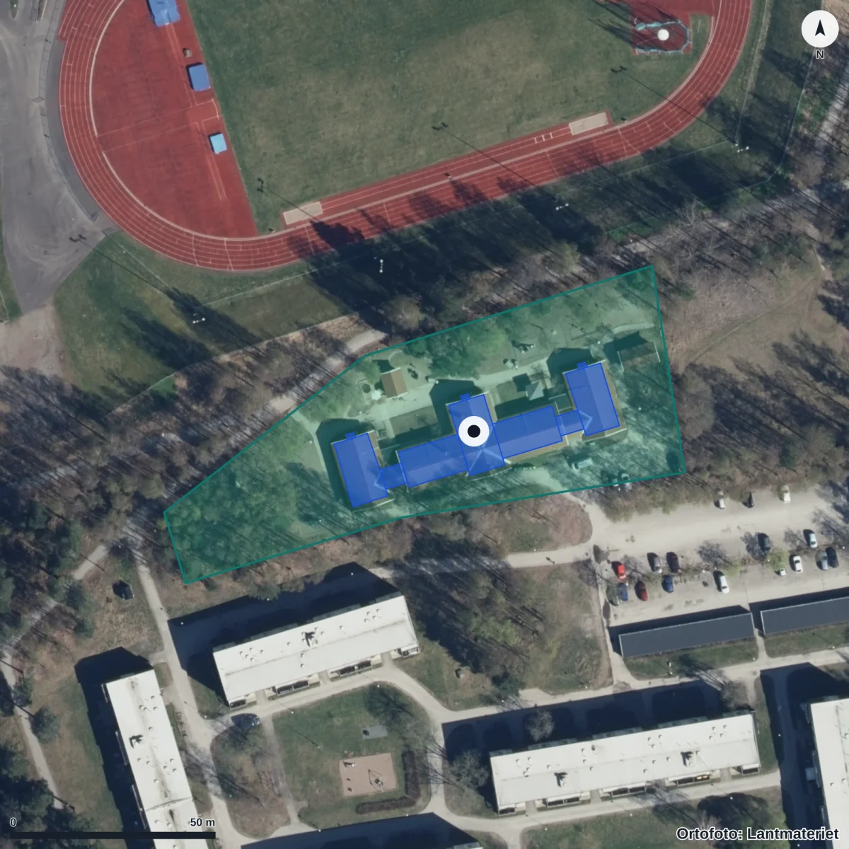 Flygbild över Nävergårdens Förskola, ortofoto från Lantmäteriet