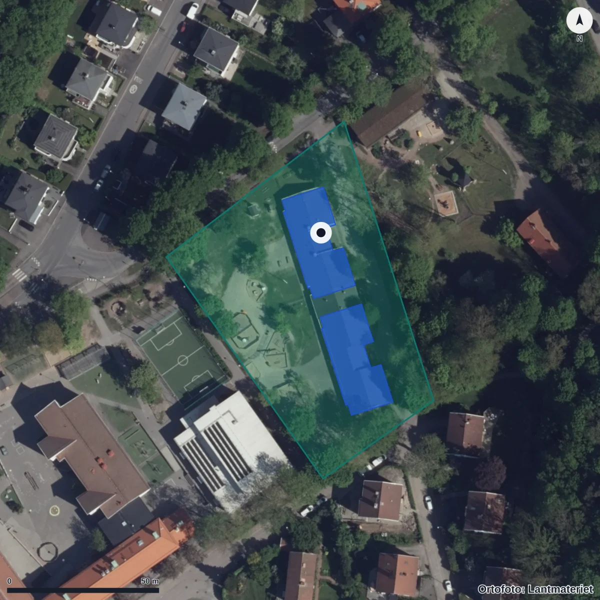 Flygbild över Hackspettsgatan 1-7 Förskola, ortofoto från Lantmäteriet