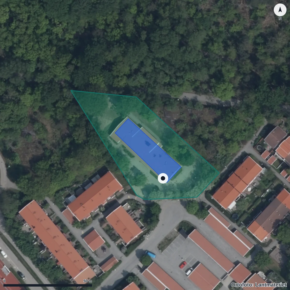 Flygbild över Förskolan Molntappen, ortofoto från Lantmäteriet