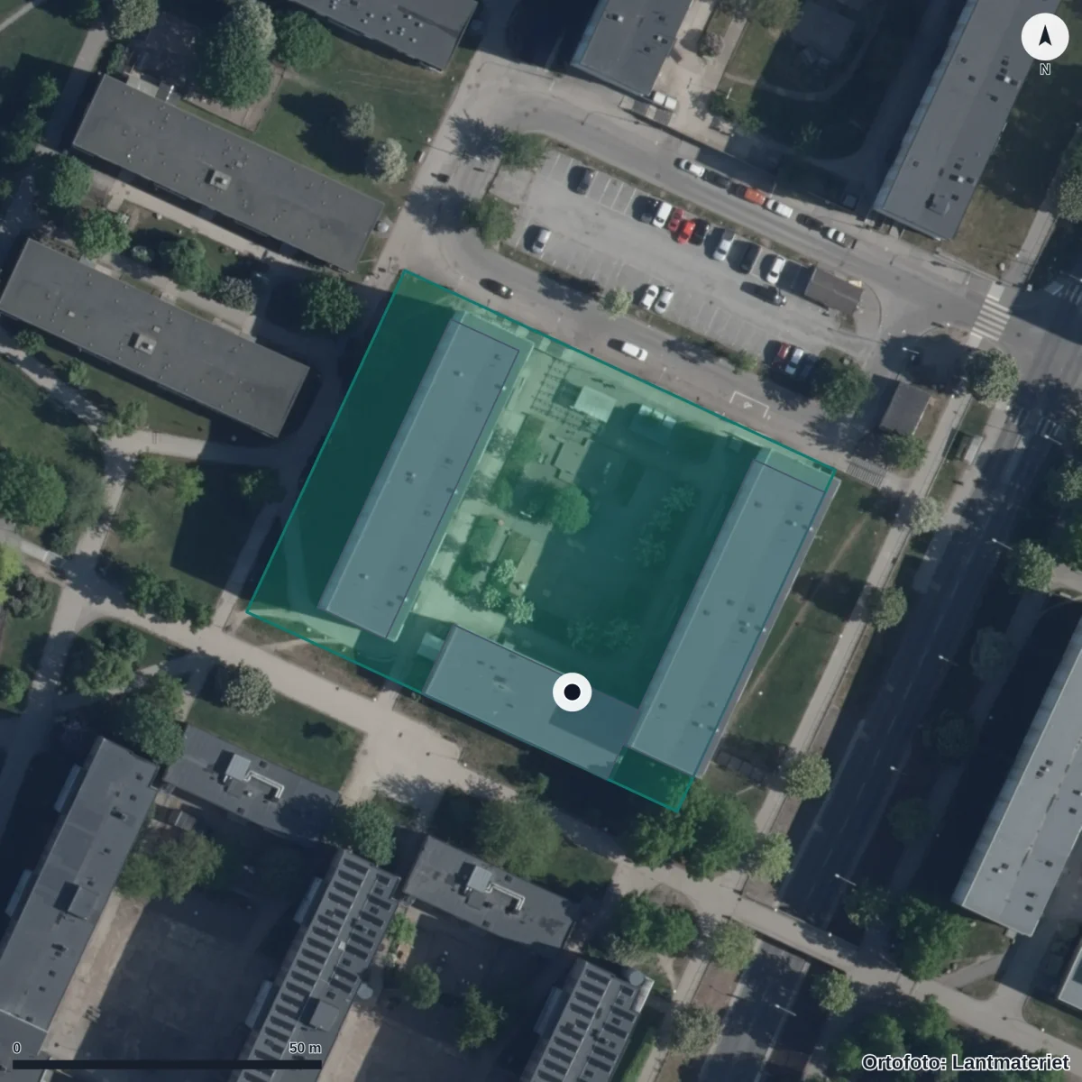 Flygbild över Kardemumma Förskola, Hyppingeplan, ortofoto från Lantmäteriet