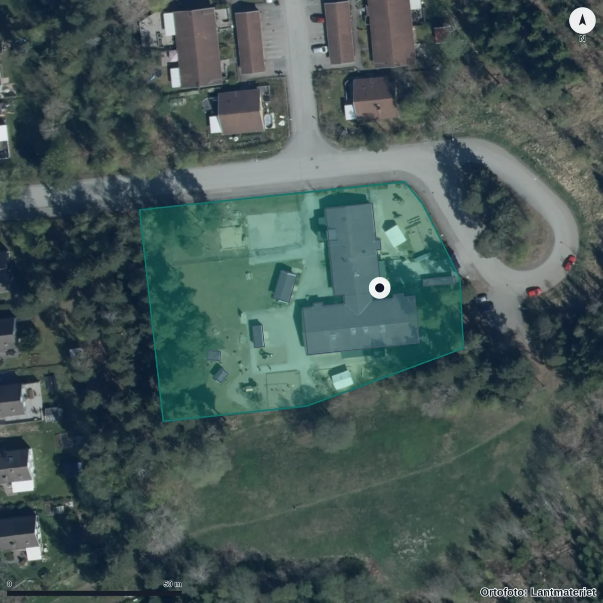Flygbild över Gottsta Förskola, ortofoto från Lantmäteriet