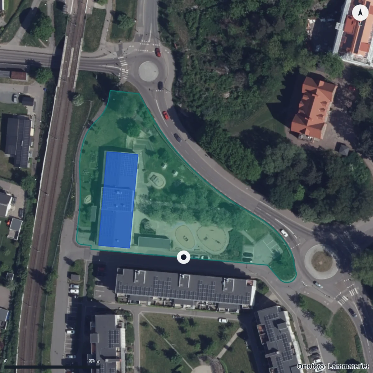 Flygbild över Hinderbanan 1 Förskola, ortofoto från Lantmäteriet
