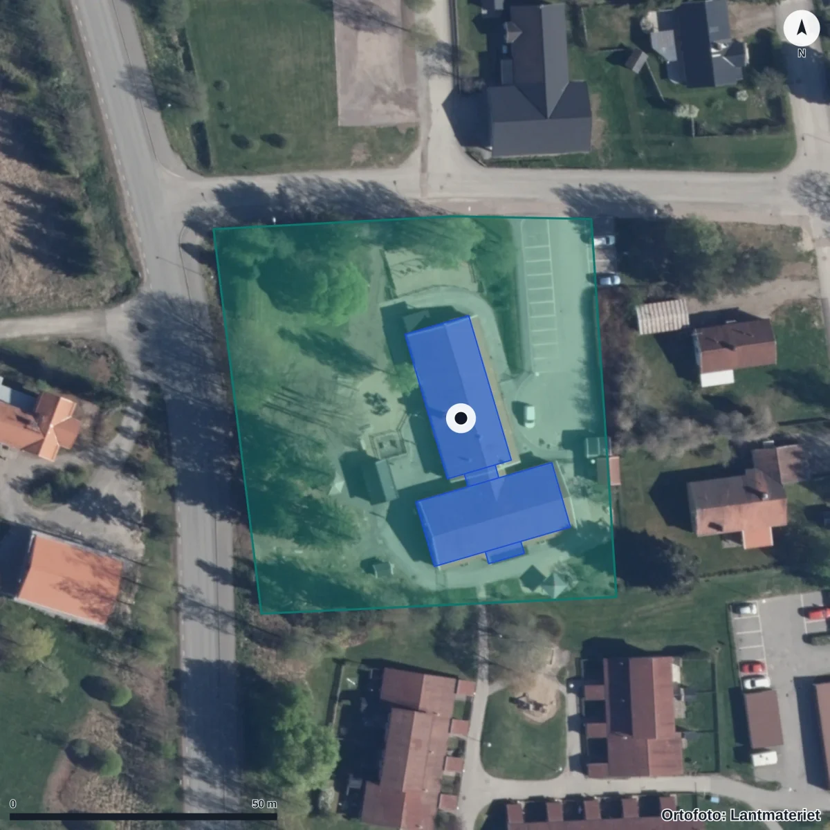 Flygbild över Nyhemsgårdens Förskola, ortofoto från Lantmäteriet