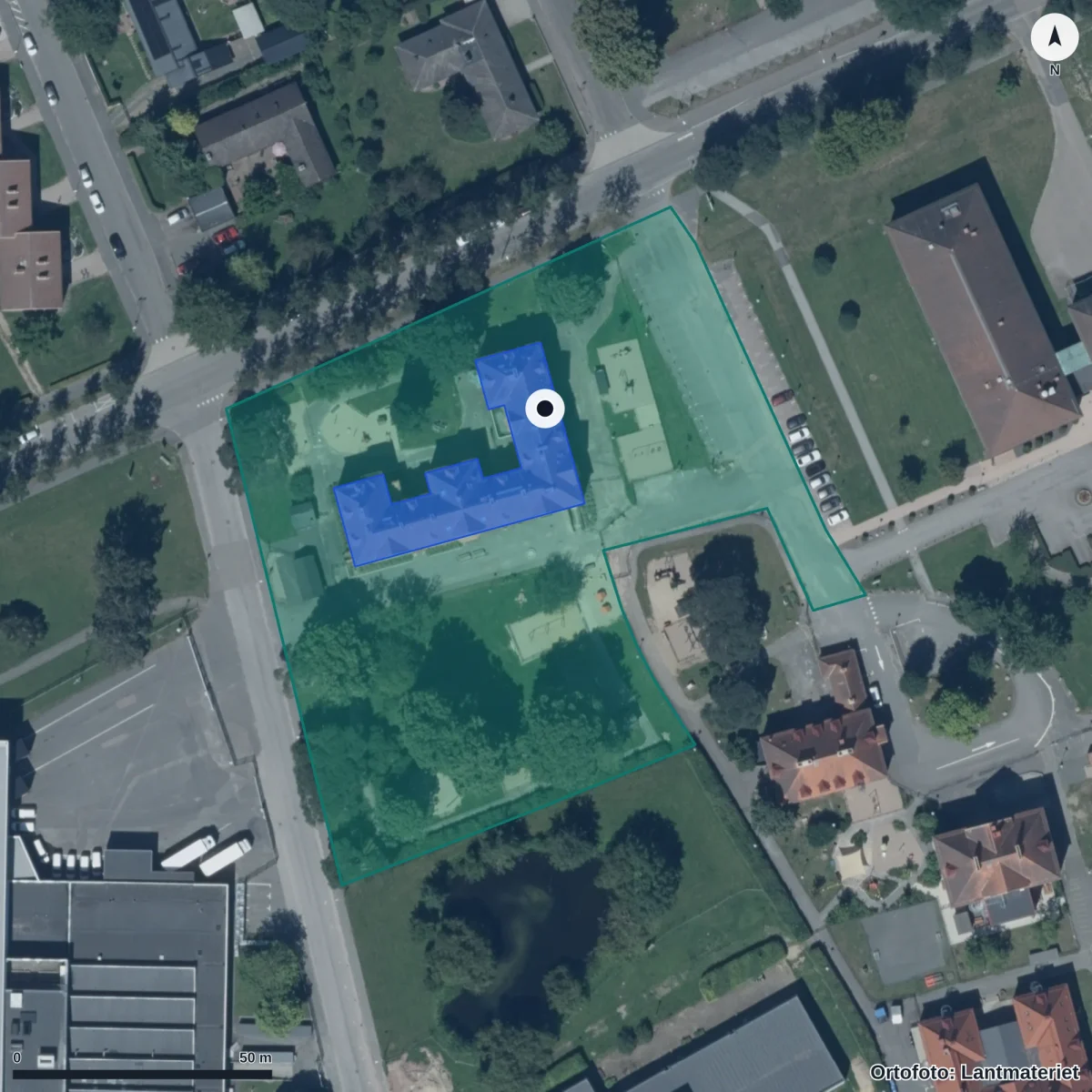 Flygbild över Ängsgårdens Förskola, ortofoto från Lantmäteriet