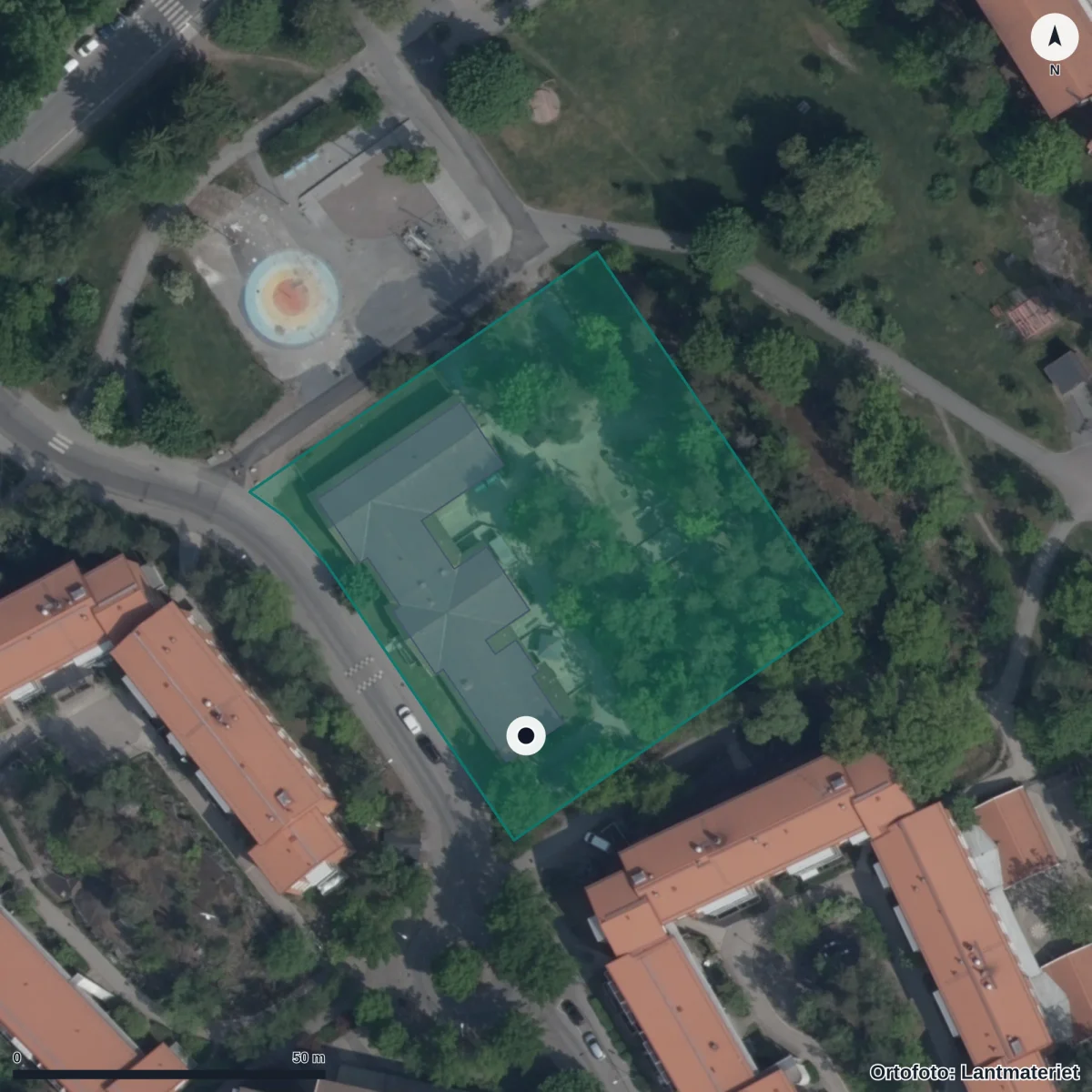 Flygbild över Förskolan Rödmyran, ortofoto från Lantmäteriet