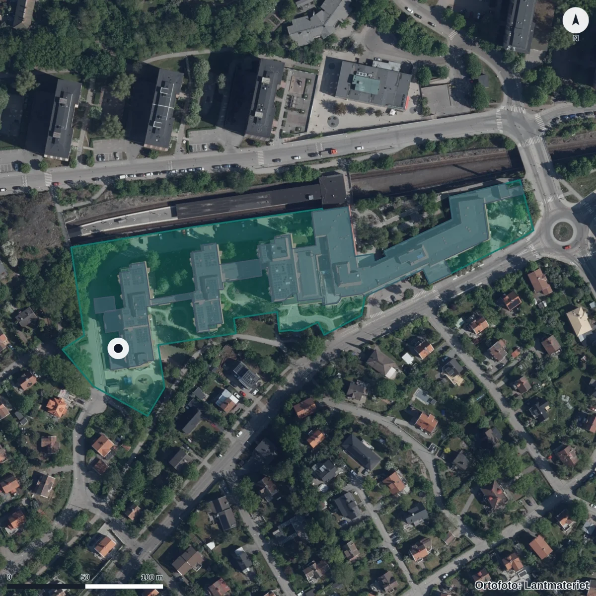 Flygbild över Förskolan Jungfru Lona, ortofoto från Lantmäteriet