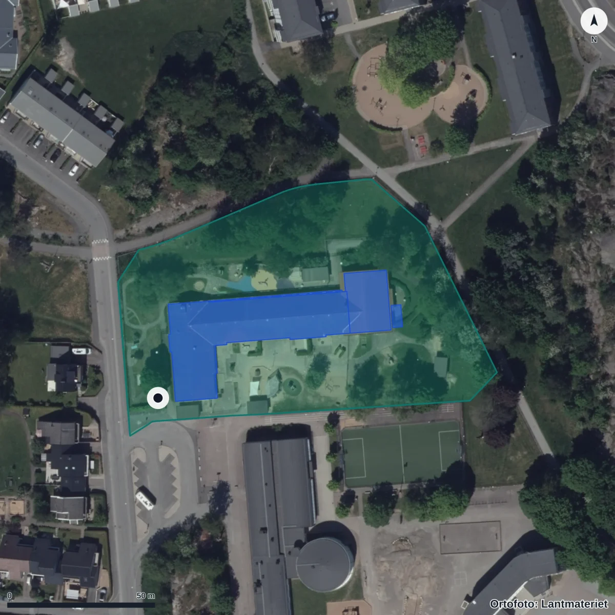 Flygbild över Hakefjordsgatan 119 Förskola, ortofoto från Lantmäteriet