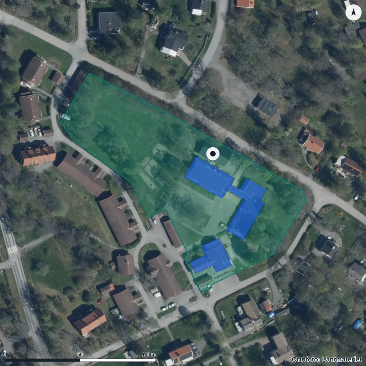 Flygbild över Herrängs Förskola, ortofoto från Lantmäteriet