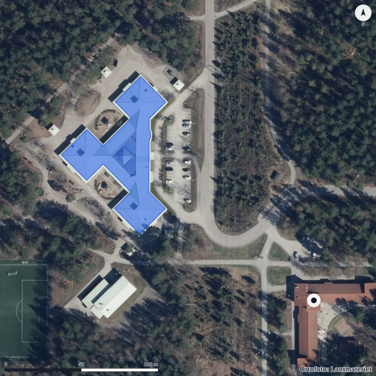 Flygbild över Fäbogårdens Förskola, ortofoto från Lantmäteriet