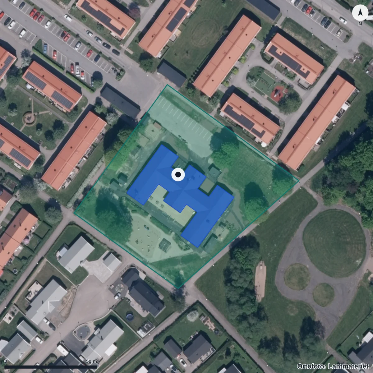 Flygbild över Hallebergs Förskola, ortofoto från Lantmäteriet