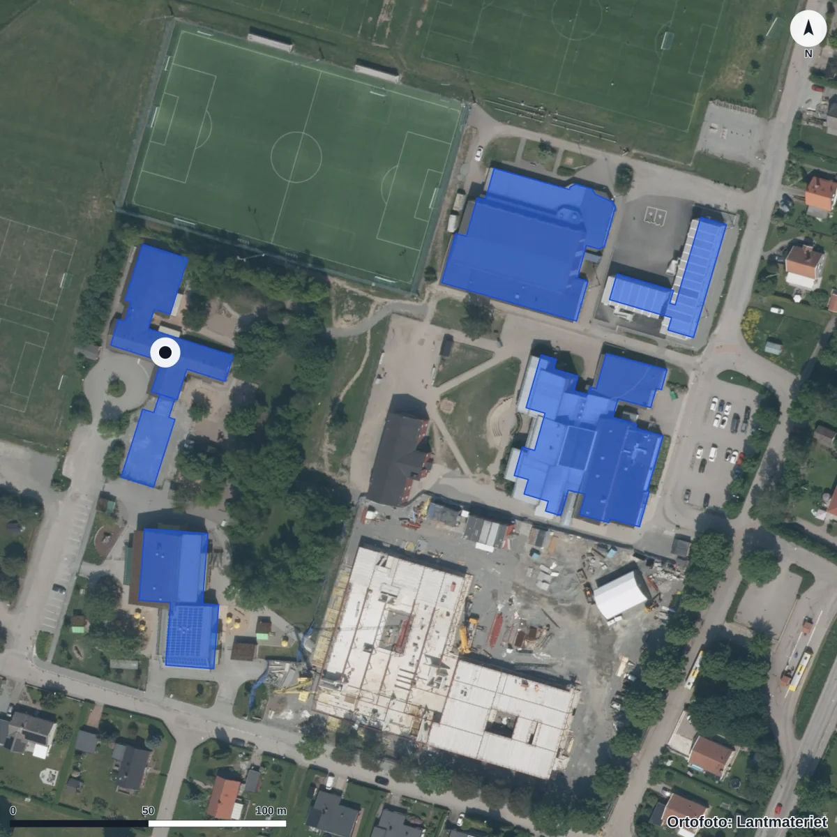 Flygbild över Örsundsbro Förskola, ortofoto från Lantmäteriet