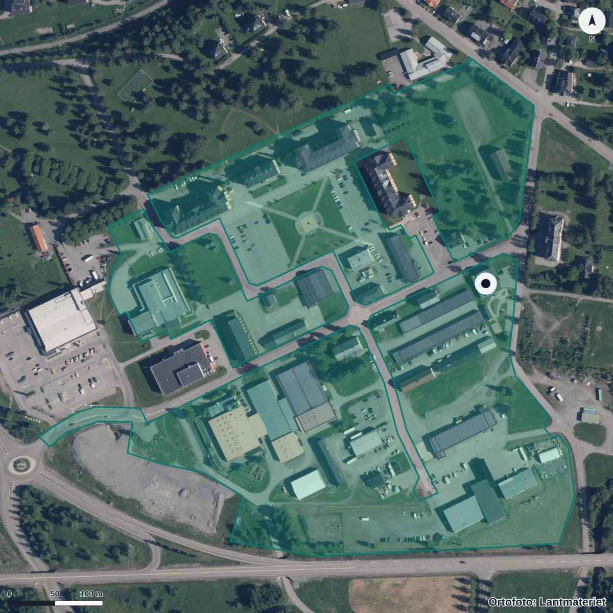 Flygbild över Hågesta Förskola, ortofoto från Lantmäteriet