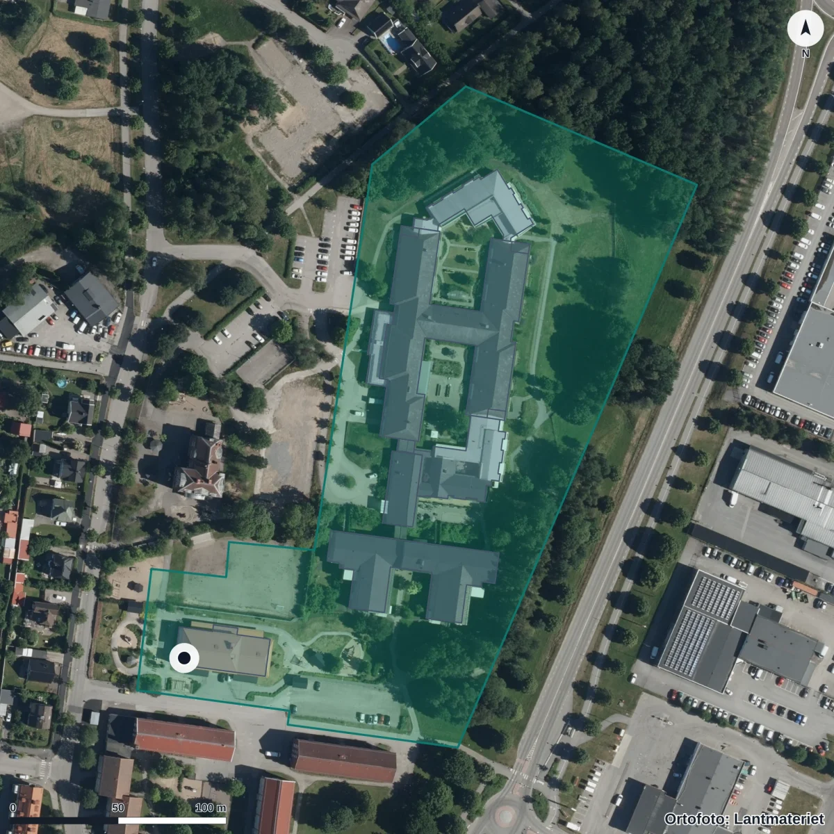 Flygbild över Förskolan Karamellen, ortofoto från Lantmäteriet