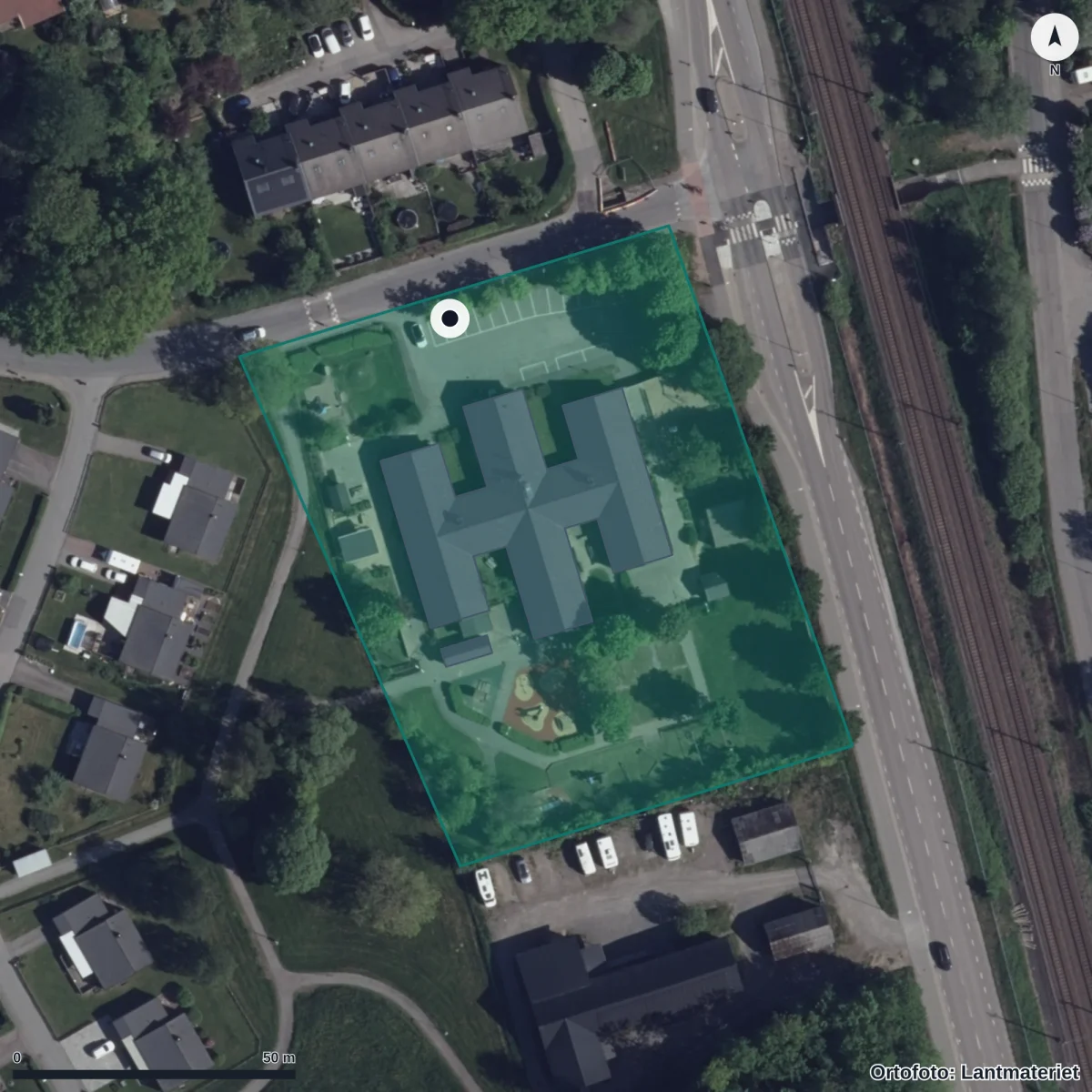 Flygbild över Bräcka Förskola, ortofoto från Lantmäteriet