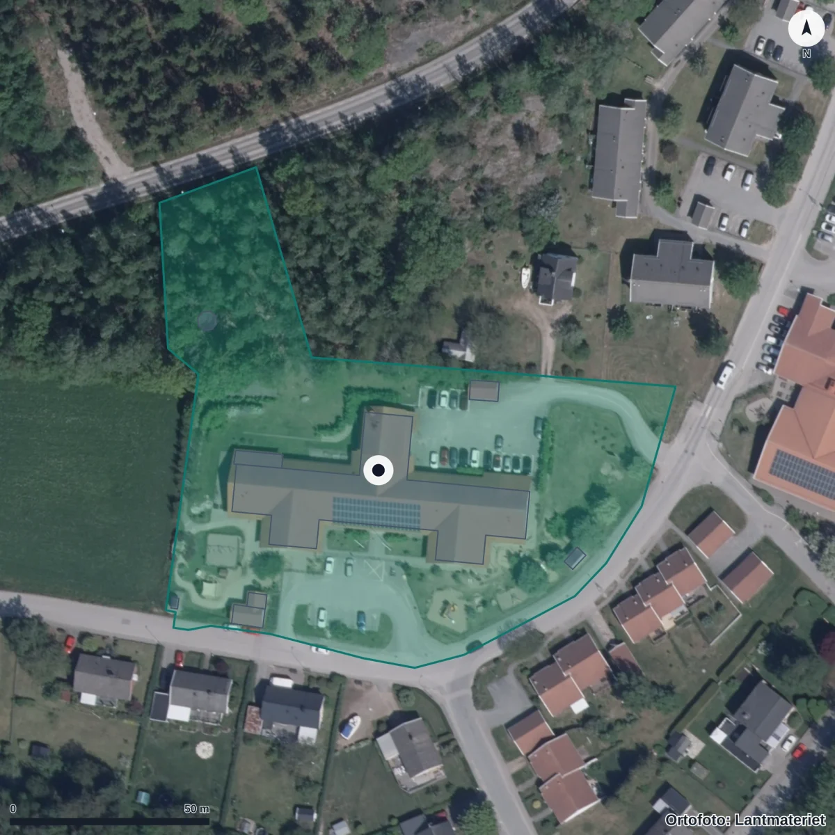Flygbild över Backsippans Förskola, ortofoto från Lantmäteriet