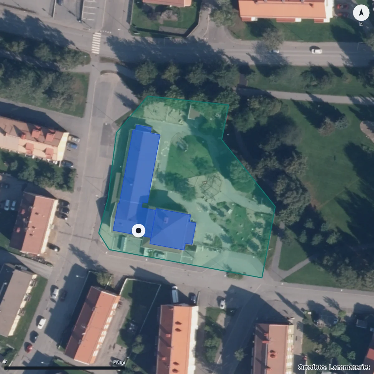 Flygbild över Förskolan Sanda, ortofoto från Lantmäteriet