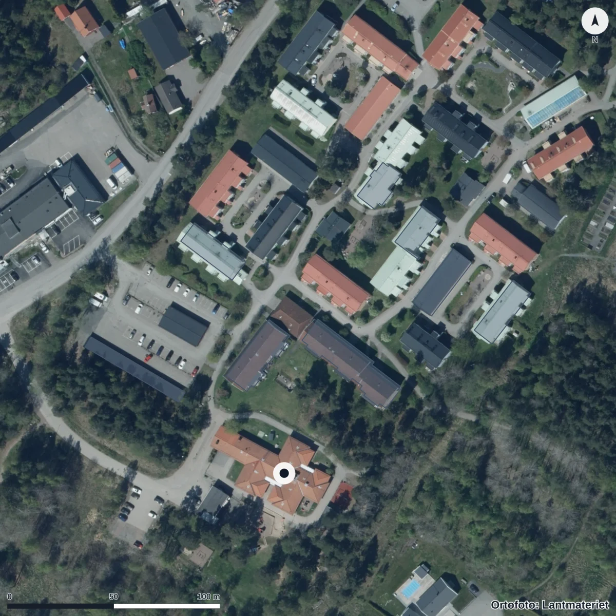 Flygbild över Förskolan Marieberg, ortofoto från Lantmäteriet