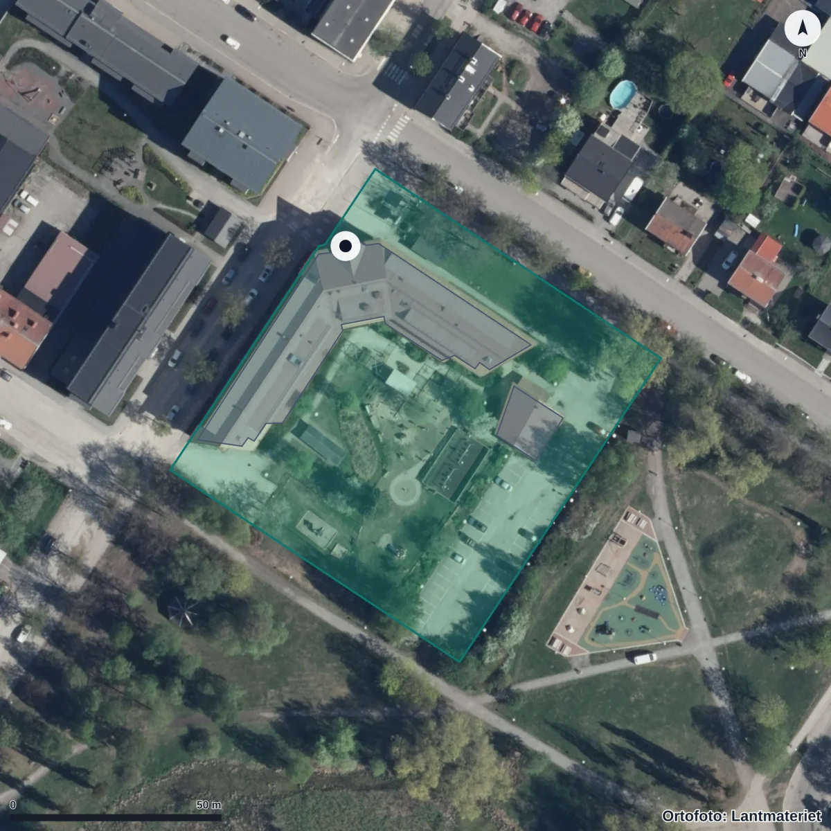 Flygbild över Fredens Förskola, ortofoto från Lantmäteriet