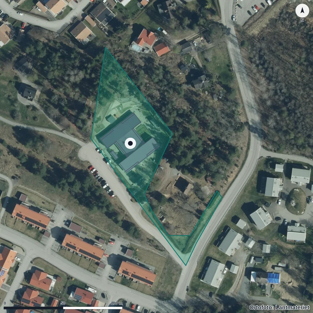 Flygbild över Skogsbackens Förskola, ortofoto från Lantmäteriet