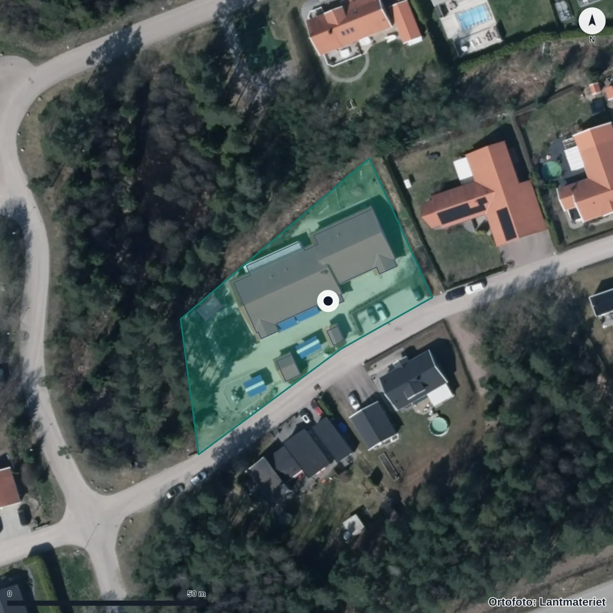 Flygbild över Idavallens Förskola, ortofoto från Lantmäteriet