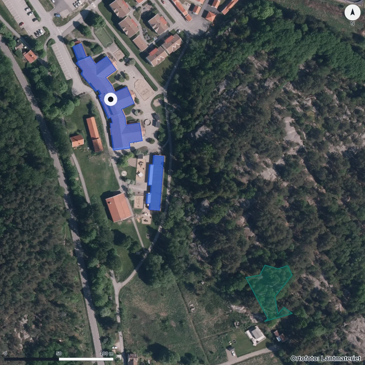 Flygbild över Backa Förskola, ortofoto från Lantmäteriet