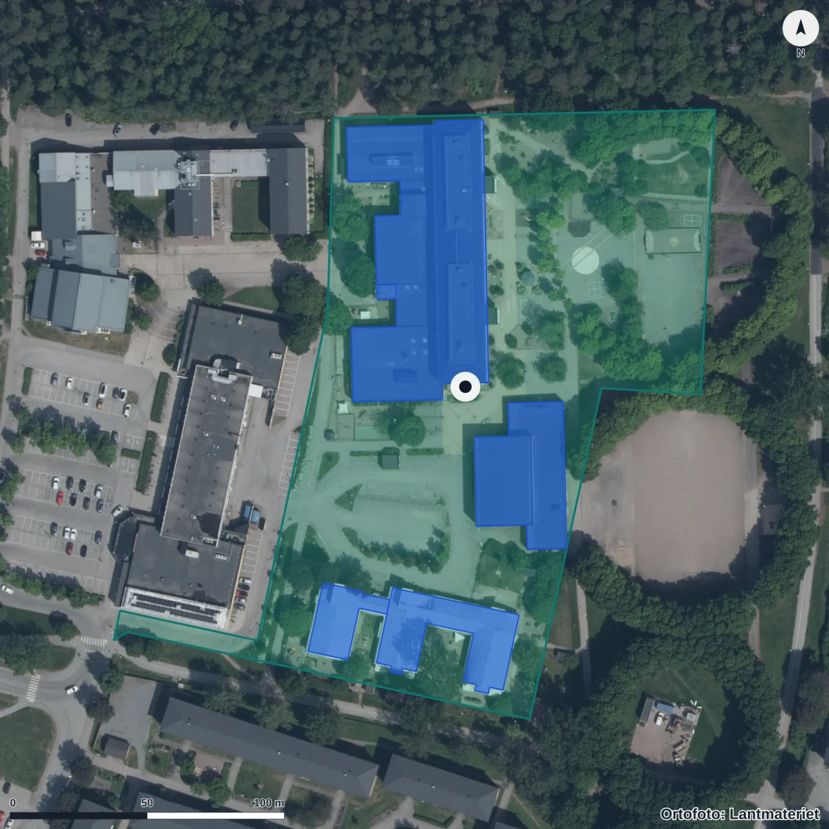 Flygbild över Von Bahrs Förskola, ortofoto från Lantmäteriet