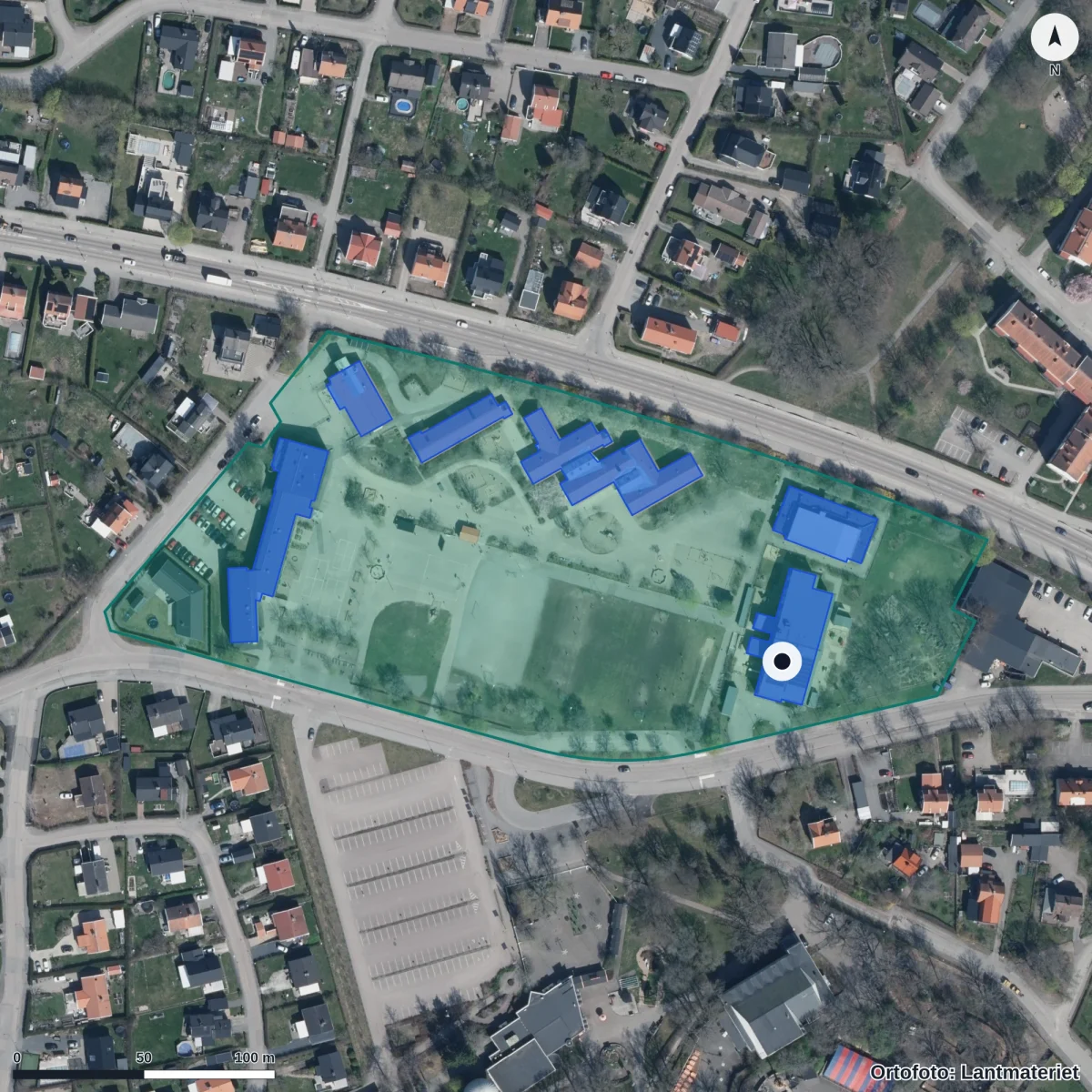 Flygbild över Gredby Förskola, ortofoto från Lantmäteriet